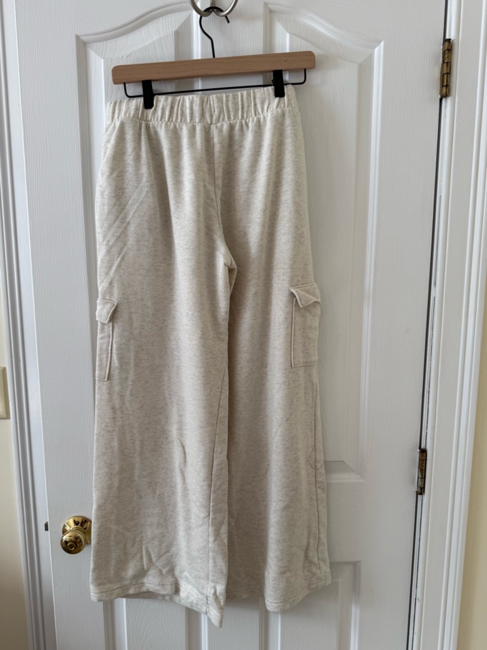 Colsie Cream Elastic Cargo Sweatpants - Picture 5 of 5